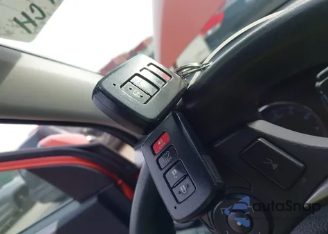 2016 Toyota Rav4 Limited z USA, uszkodzony, nr VIN 2T3DFREVXGW500990